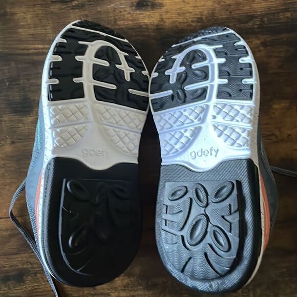 Women's GDEFY Mighty Walk Athletic sneakers Size 8 / pristine - Picture 4 of 6